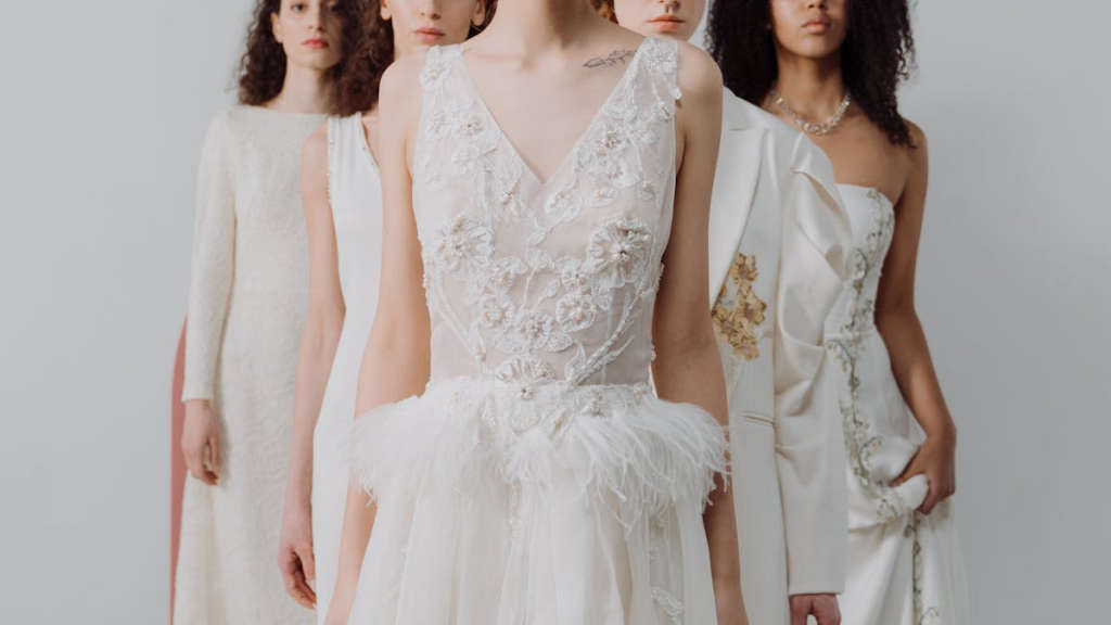 Kabarık etekli gelinlik tasarımları