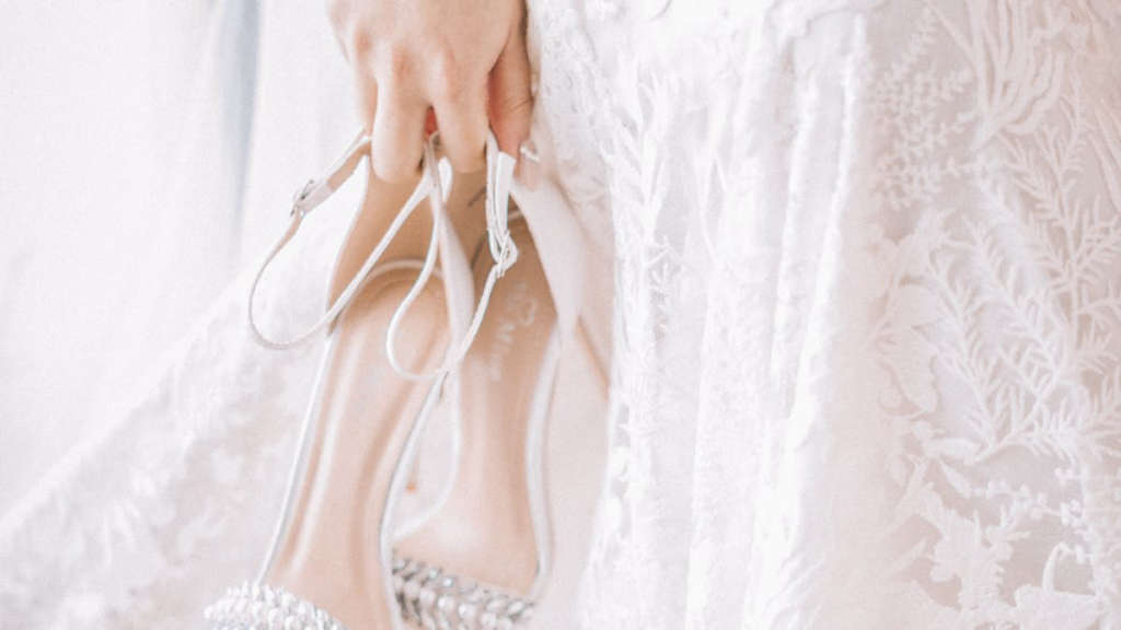 ihtişamlı gelinlikler fiyatları